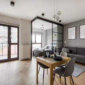 https://warsaw-night-apartments-metro-pocka.warsawhotelspoland.com