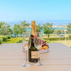 https://aenona-sea-view-apartments.hotelinzadar.com